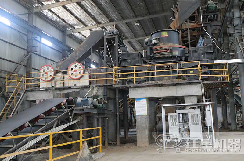 細鄂破與制砂機作業(yè)現場