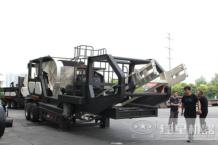 客戶(hù)就公司現(xiàn)貨進(jìn)行參觀、考察